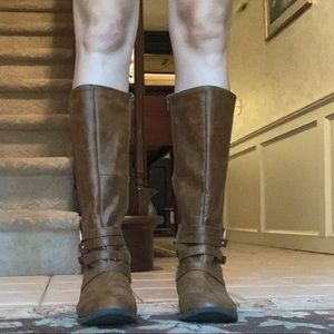 Brown tall boots with straps 🤍